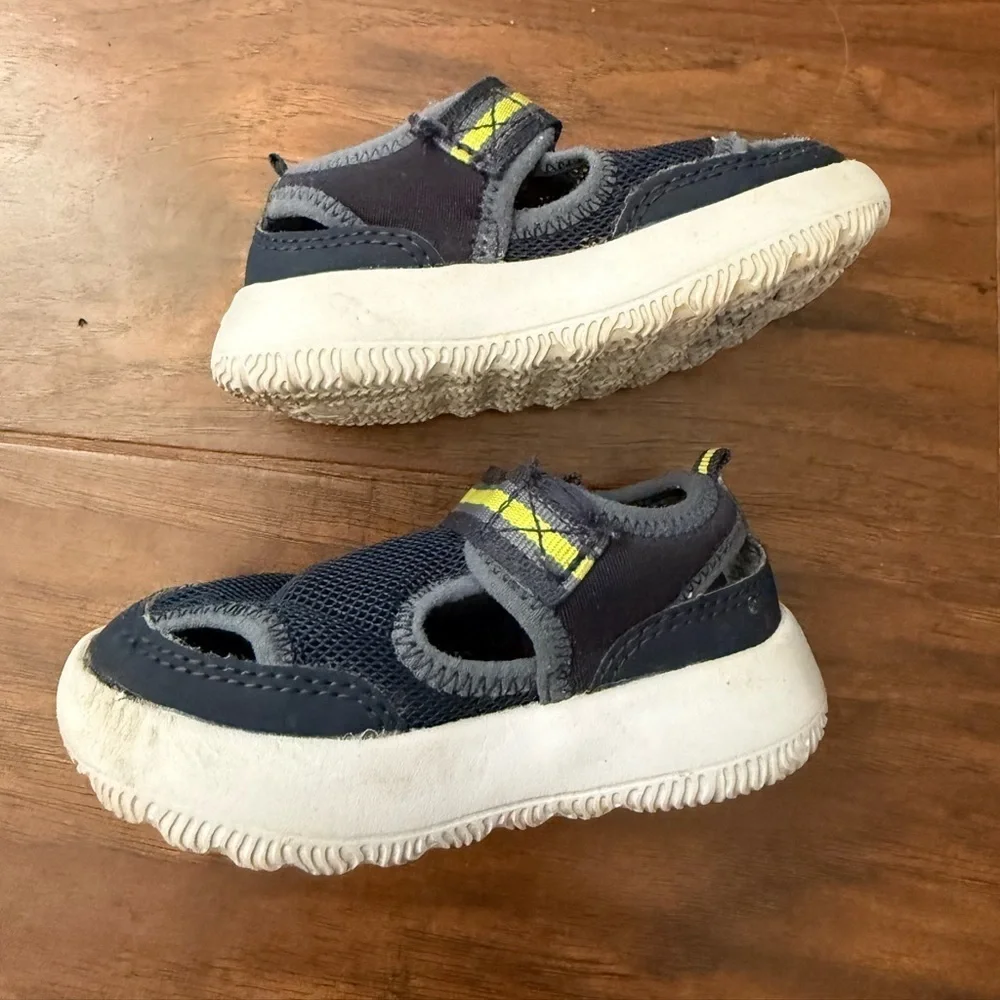 Sperry Blue and Green Water Shoes with Velcro Closure-Size 5
